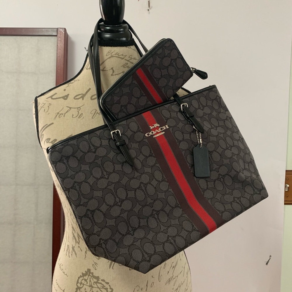 SIGNATURE COACH STRIPED TOTE & WALLET